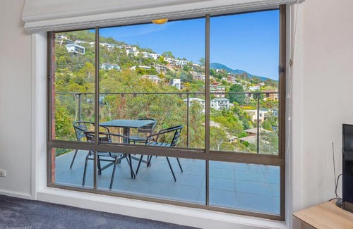 Sandy Bay Apartment | The Lookout