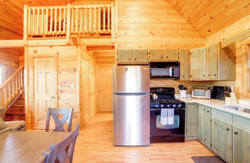 Hickory Hills Cabin | The Lookout Cabin! Pocono Mountains, Views, Hiking, State Parks!