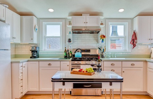 Dillon Beach Cabin | The Lookout-Walk to Beach!Remodeled Charming BeachHouse! Ocean Views!Dog/WiFi