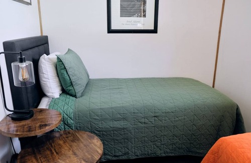 June Lake Hotel | The Loop Two-Bedroom Cabin (Unit 9) at Lake Front Cabins