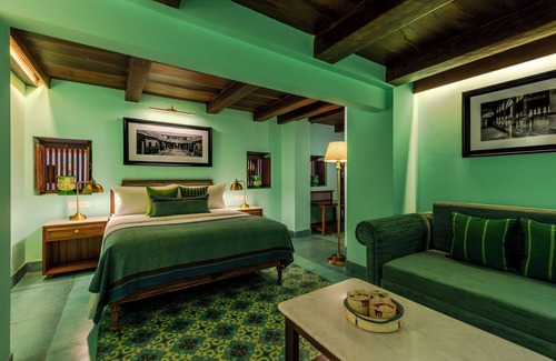 Kanadukattan Hotel | THE Lotus Palace Chettinad