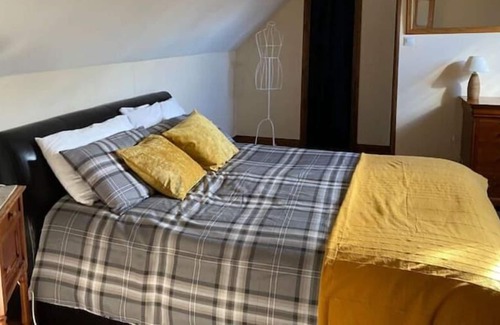 Guerlesquin House | The Louarn -