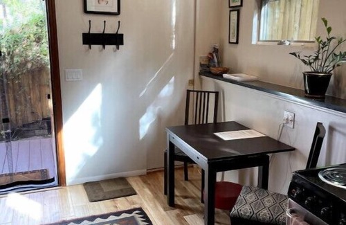 Manitou Springs Cottage | The Love Shack @ Manitou Incline