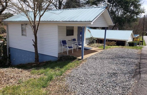 McCaysville Apartment | The Love Shack