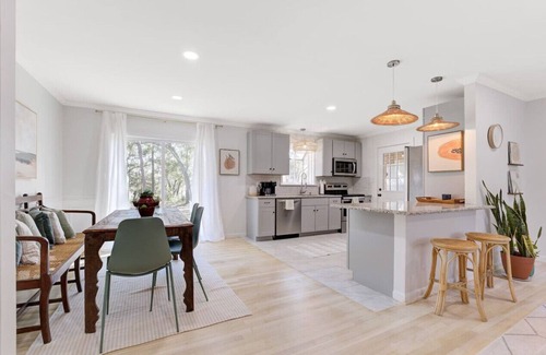West Ashley House | The Low Tide - Hot Tub, Marsh View, Fire Pit
