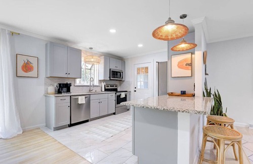 West Ashley House | The Low Tide - Hot Tub, Marsh View, Fire Pit