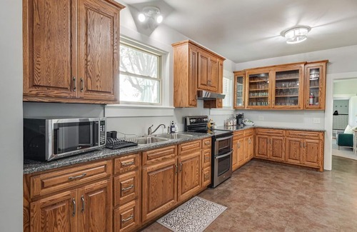 Franklin House | The Lucky Chance House - Franklin, KY