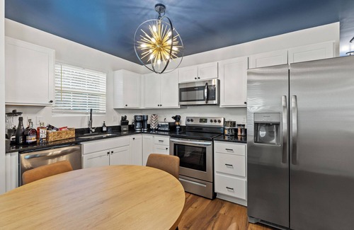Georgetown House | The Luxe/Hot Tub/Playground/12 Min to Horse Park