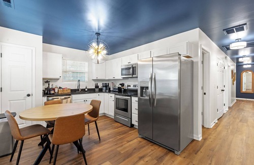 Georgetown House | The Luxe/Hot Tub/Playground/12 Min to Horse Park