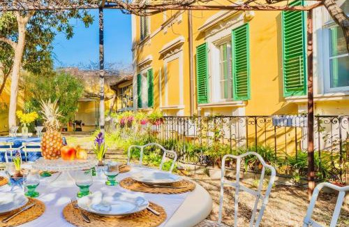 Santa Croce Apartment | The Luxury Florence Historic Palace Of Santa Croce