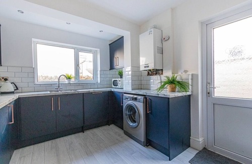 Roath House | The Luxury Home | Free Parking | Cardiff City