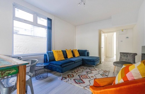 Roath House | The Luxury Home | Free Parking | Cardiff City