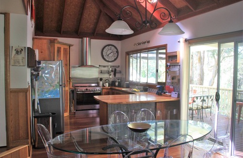 Macmasters Beach House | The Mac Shak - Bushland Retreat (Pet Friendly)