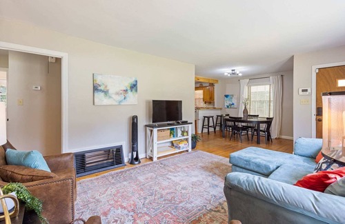 North Augusta House | The Magnolia Manor 4BR Greenway Retreat