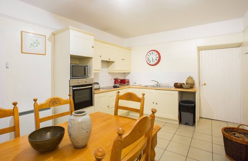 Elgin Cottage | THE MAINS, family friendly, with open fire in Lhanbryde