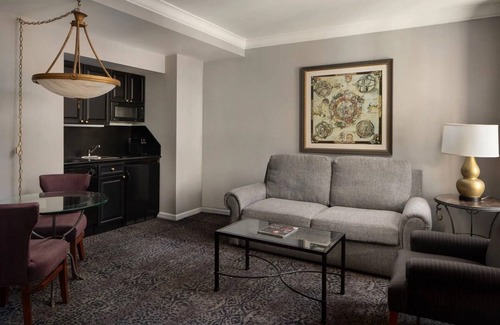 Central New York City Condo | The Manhattan Club for the Macy's Thanksgiving Day Parade