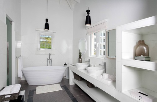 Shoal Bay Hotel | The Manoah Boutique Hotel