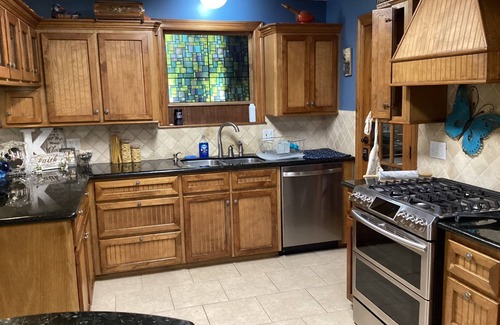 Montgomery House | The Manor 4 BR w/Pool Table, Swimming Pond, and Sand Volleyball