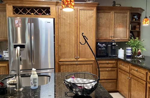 Montgomery House | The Manor 4 BR w/Pool Table, Swimming Pond, and Sand Volleyball