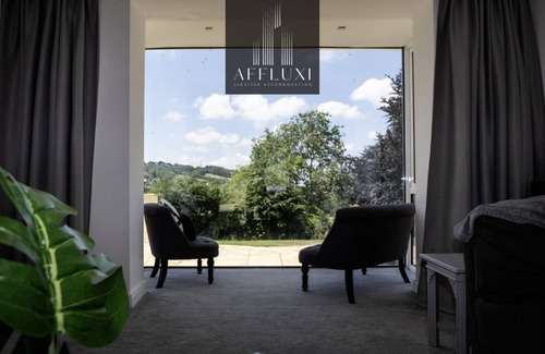 Bathford House | The Manor Hot Tub Escape
