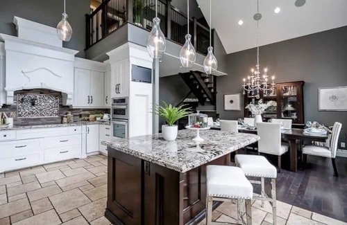Essa House | The Mansion, Wasaga beach, Blue mountain
