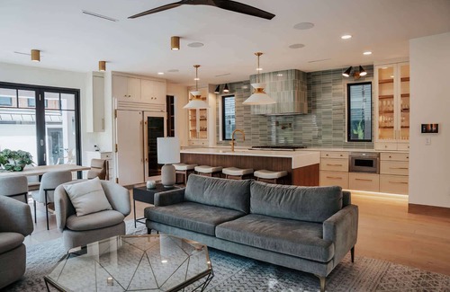 Bouldin House | The Marilyn Summary: