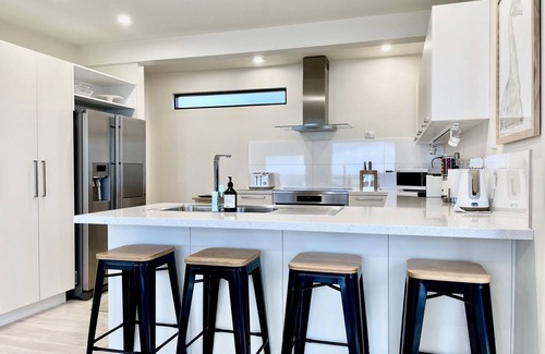 Falmouth House | The Mariner Absolute Oceanfront Experience