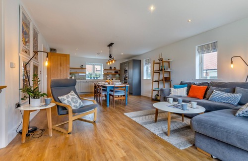 Holt House | The Marrams - Four Bedroom House, Sleeps 8