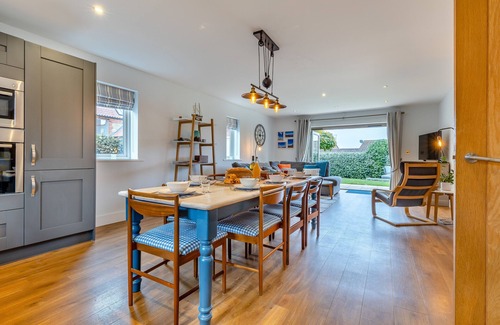 Holt House | The Marrams - Four Bedroom House, Sleeps 8