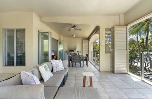 Palm Cove Apartment | The Marron Bloom Beachfront Boutique Bliss