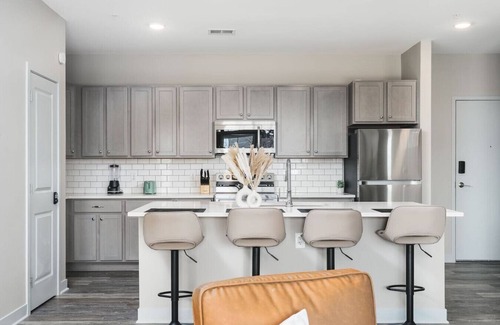 Whitestown Apartment | The Maureen Whitestown