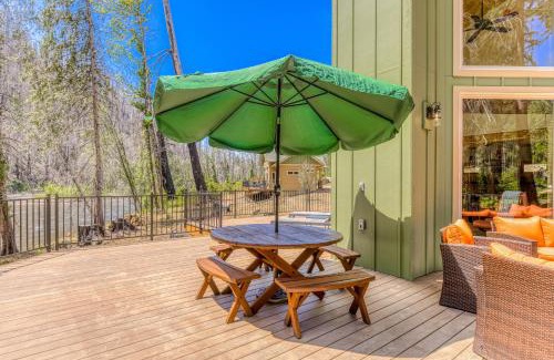 Vida House | The McKenzie River House