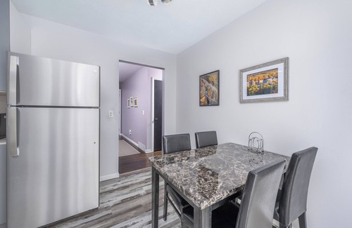 Gambier House | The Meadow at Kenyon: Beautiful 4-bedroom just steps from Kenyon College.