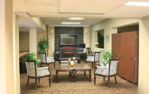 Medicine Hat Hotel | The Medicine Hat Villa