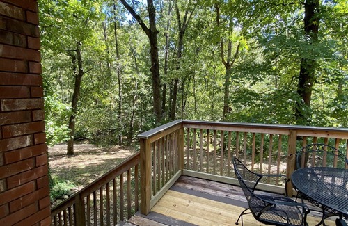 Bella Vista House | The Melanie House at Bella Vista - 7 miles to the Bentonville Square