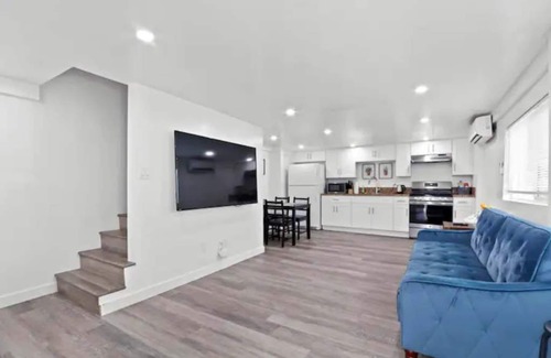 Huntington Park Apartment | The Metro Loft Retreat