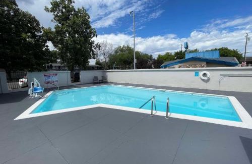 Central Sacramento Hotel | The Midtowner Hotel, SureStay Collection by Best Western