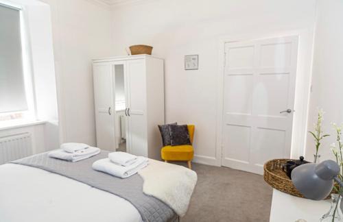 Ayr House | The Mila - Ayr Racecourse - Coorie Doon Stays