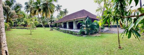Kumbalam Villa | The Mill - Riverside 3BHK Villa by Halcyon Traveltech