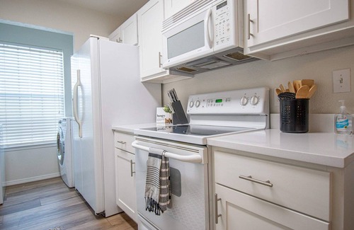 Fayetteville House | The Mimosa - 3 mi to DT Fayetteville and UofA