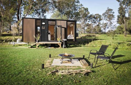 Mundoolun House | The Mini Chalet by Tiny Away