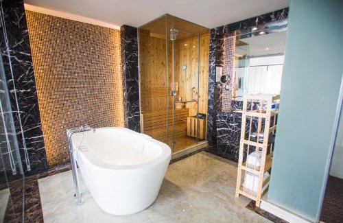 Bien Hoa Hotel | The Mira Central Park Hotel