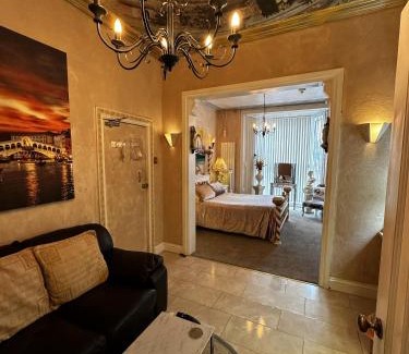Uplands House | The Mirador Boutique Town House