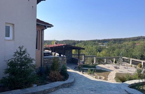 Malki Chiflik Villa | The Mirrors GuestHouse - Къщата с огледалата