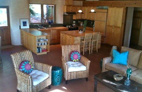 Moab South Valley House | The Moab Pearl Ecolodge - enjoy quiet living with hot tub, parking & 360 views!