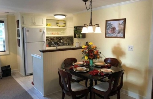 Williamston House | The Model T Suite at Snooze and Cruise Apartments