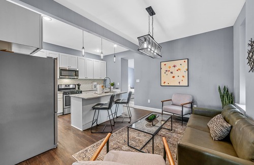 Tower Grove East House | The Modern Family Retreat/ABODEbucks