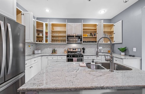 Tower Grove East House | The Modern Family Retreat/ABODEbucks