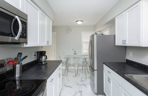 Berwick House | The Modern Getaway - Entire house in Des Moines