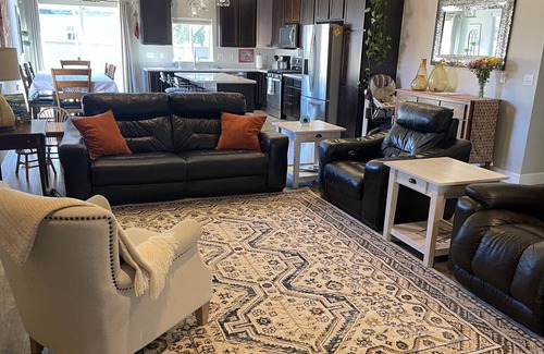 Old Seward - Oceanview House | The Modern Moose, A Ranch home close to airport
